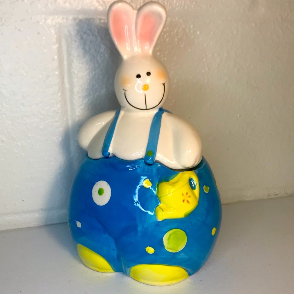 Studio 33 Ceramic Happy Gardener Bunny Cookie Jar